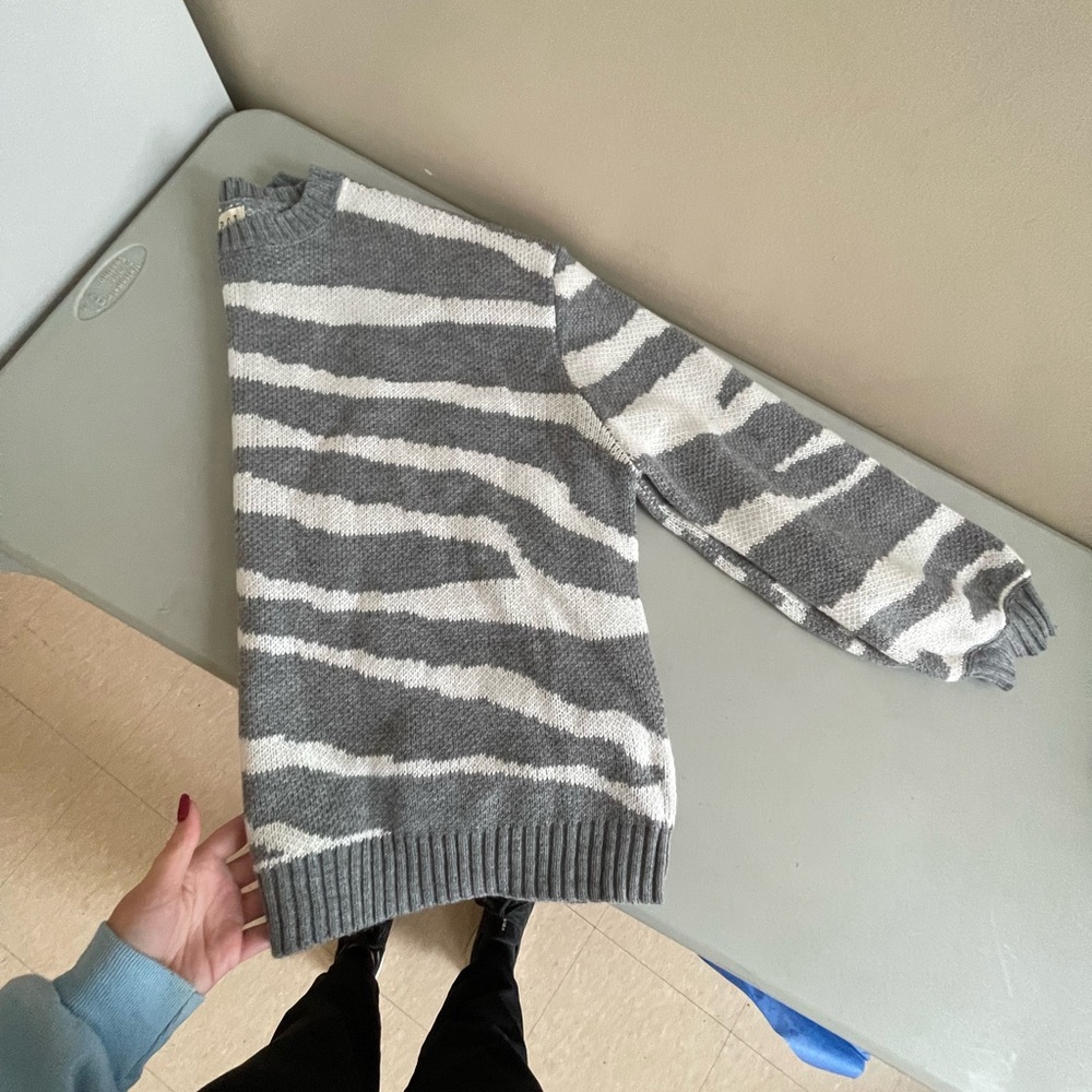 POL puff sleeve sweater, gray and off white zebra print semi chunky sweater